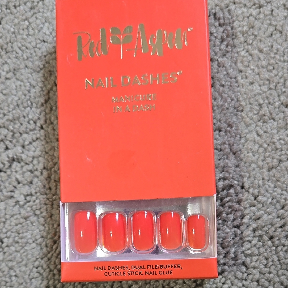 Red Aspen Nail Dashes